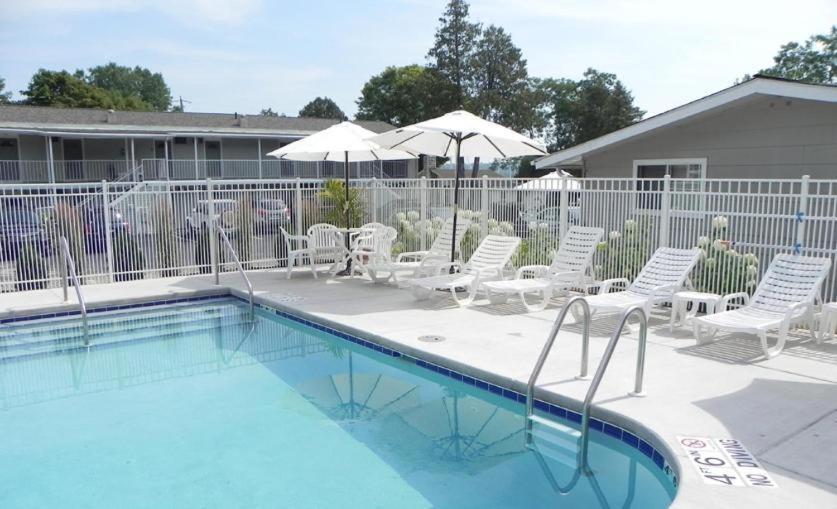 Spruce & Shore 4* Fish Creek