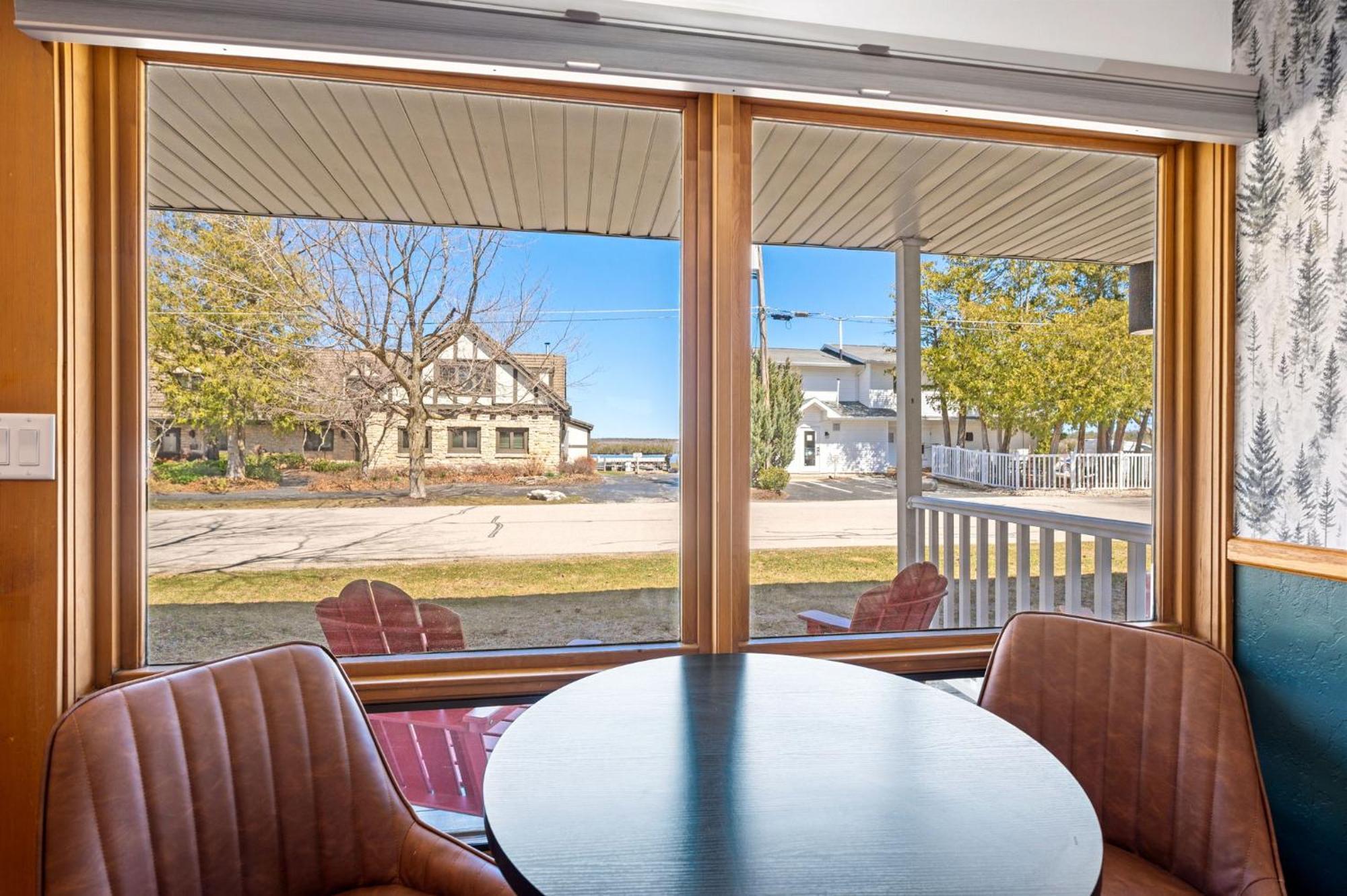 Spruce & Shore Motel
