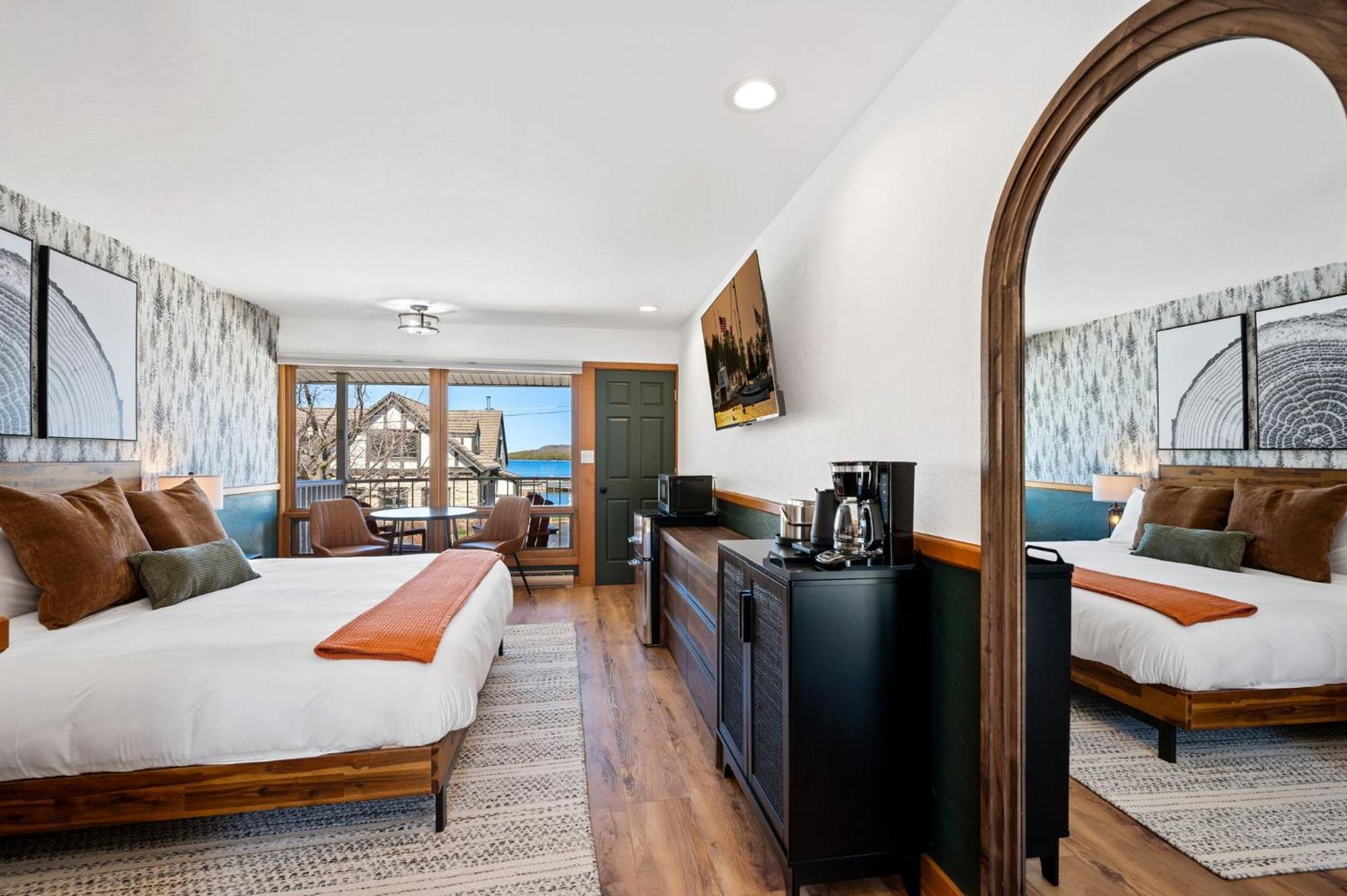 Spruce & Shore 4* Fish Creek