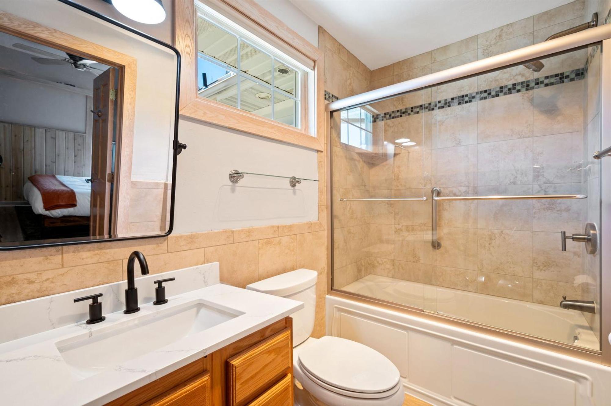 Spruce & Shore Motel 4*