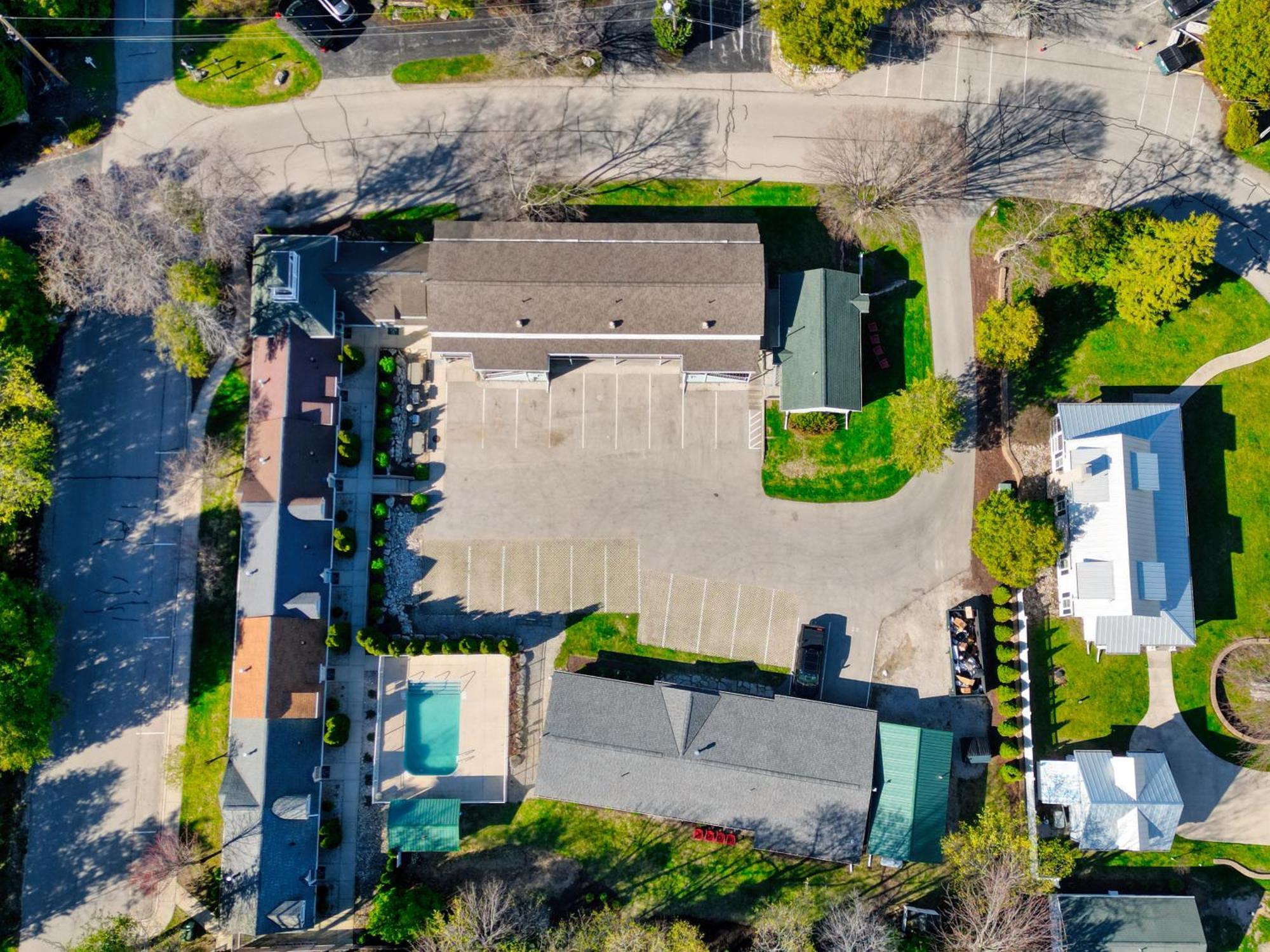 Spruce & Shore Motel