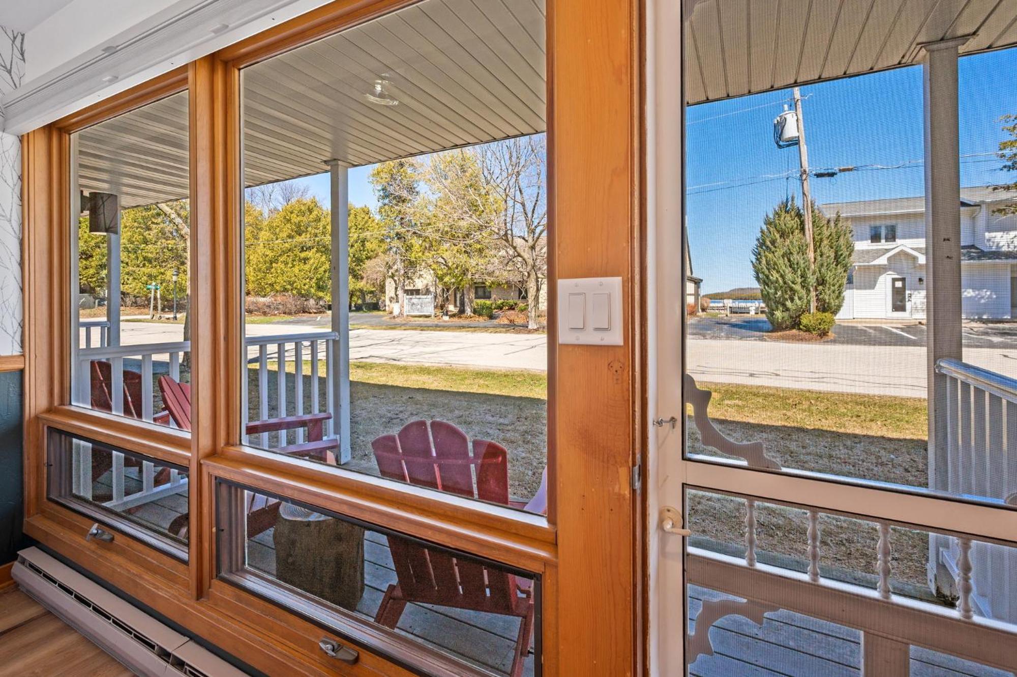 Spruce & Shore Motel 4*